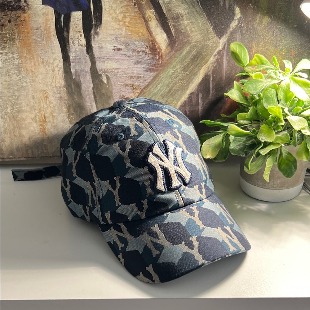 NY Yankees Camouflage Baseball Cap, OS. MLB